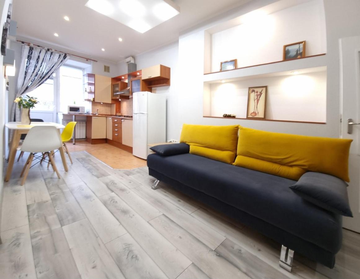 Home Hotel Apartments On Kontraktova Ploshcha Kiev Extérieur photo