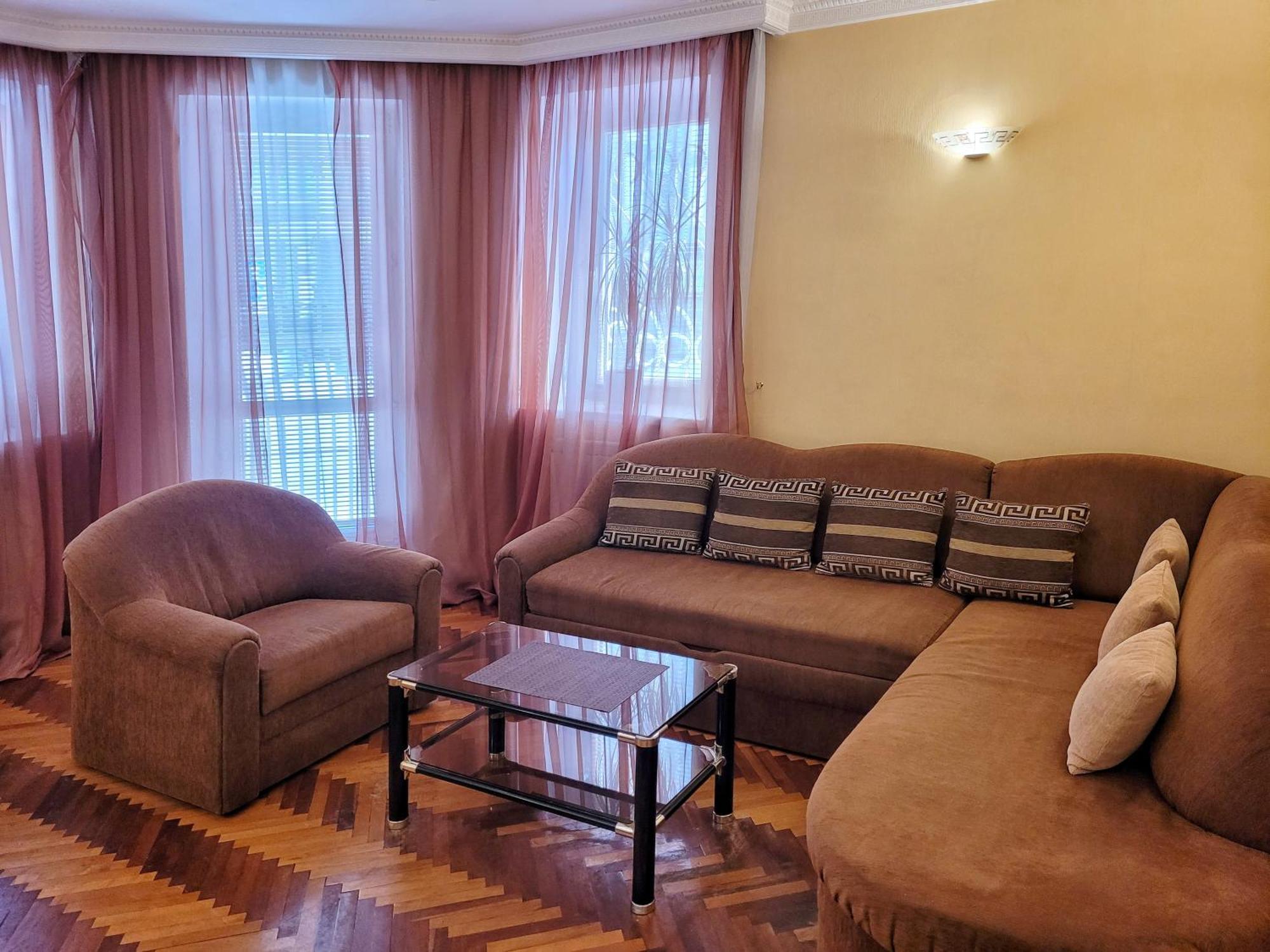 Home Hotel Apartments On Kontraktova Ploshcha Kiev Extérieur photo